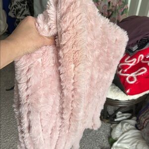 Pia Rossini faux fur vest in light pink no belt